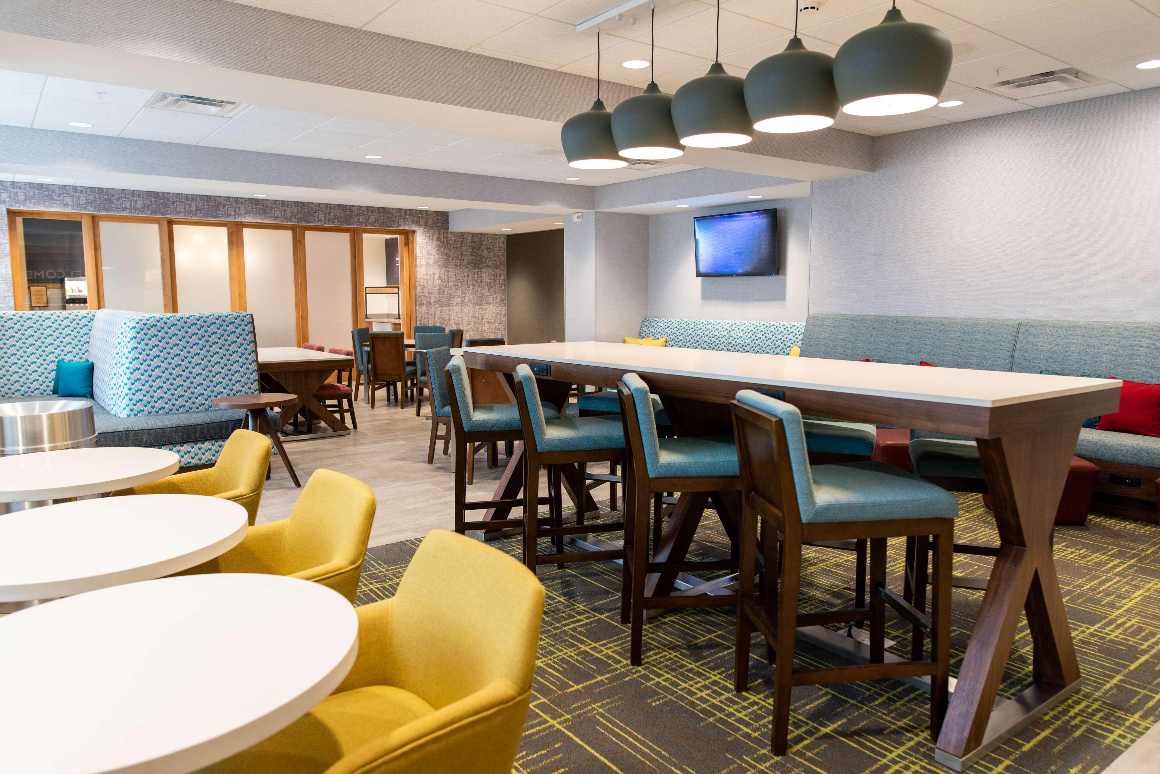 Hampton Inn Paris Exterior photo