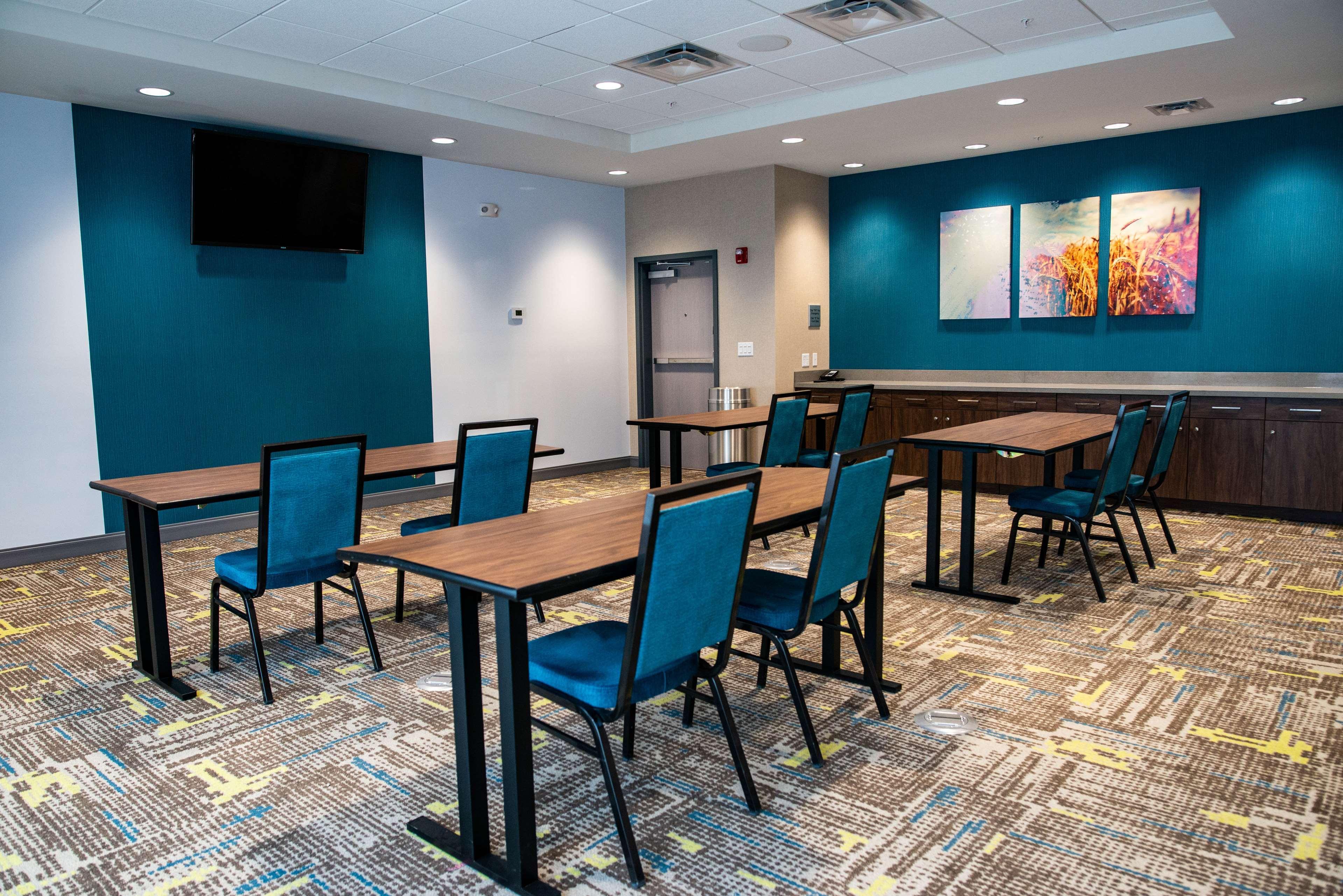 Hampton Inn Paris Exterior photo